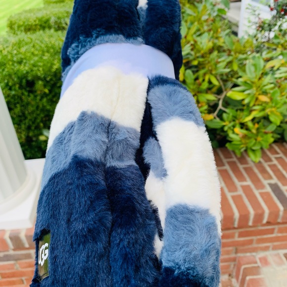 NWT UGG BLANKET - Picture 5 of 6